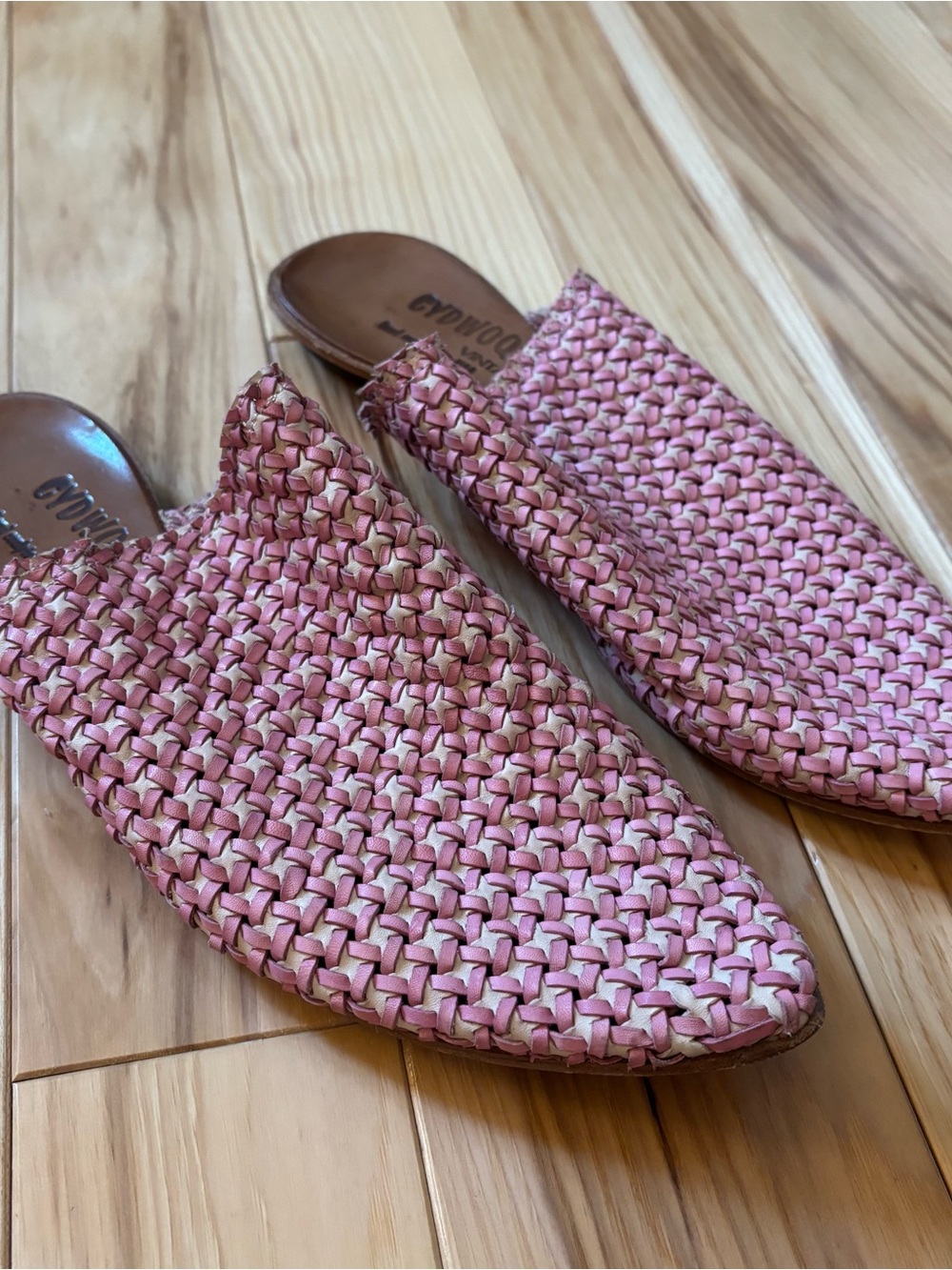 Cydwoq Vintage Orient Pink Woven Leather Pointed Toe Hand Sculpted Mules